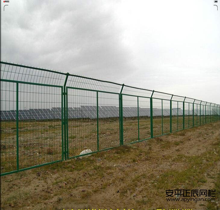 http://m.jiledao111.cn光伏電站網圍欄
