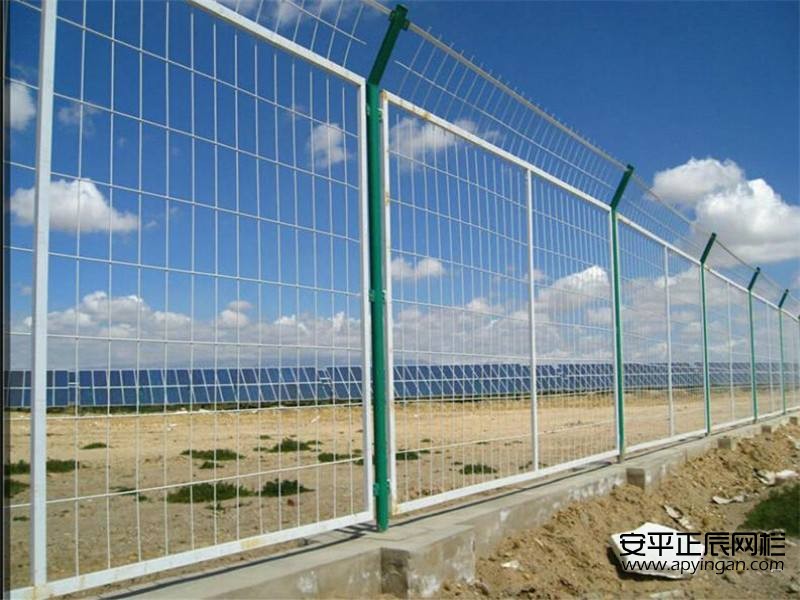 http://m.jiledao111.cn光伏場地圍欄網